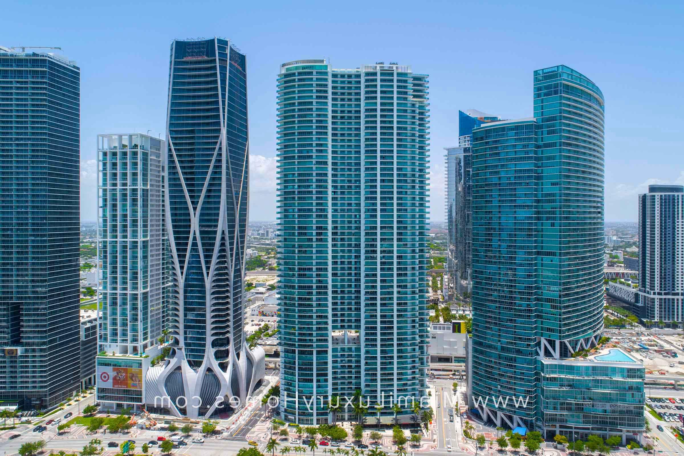 900 Biscayne Bay Condo Building in Miami