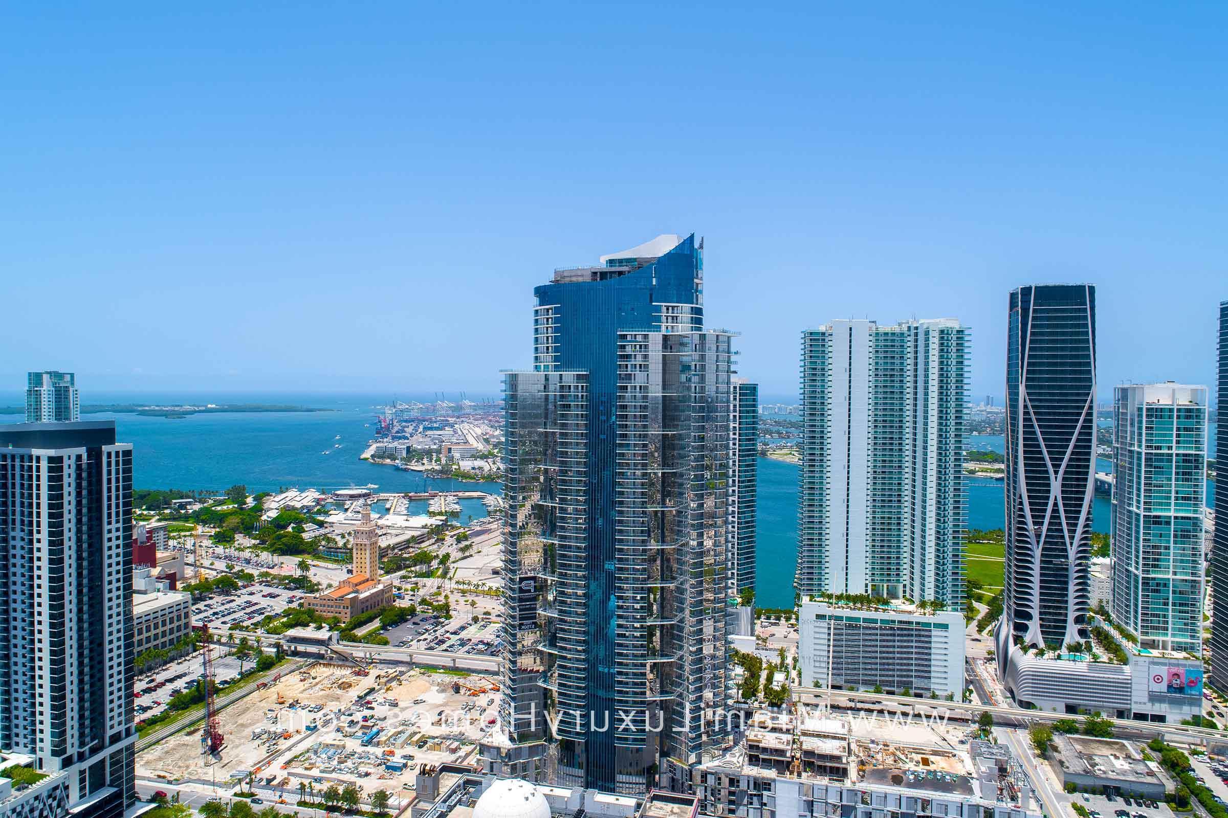 Paramount Miami Worldcenter Condo Building